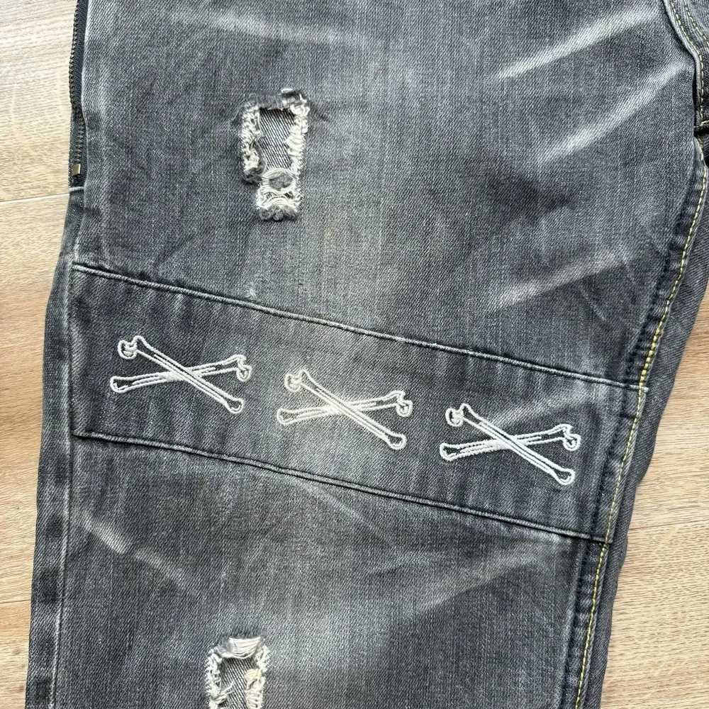 Selvedge Jeans Mens 32x29 Gray Distressed Fade Embroidered Crossbones Streetwear